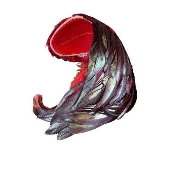 Feathered Womens Red Fascinator Hat With Iridescent Green Accents Elegant Vintag - Picture 6 of 8